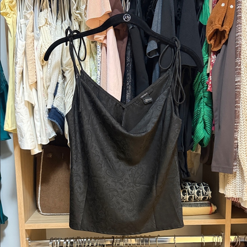 Black paisley top size small